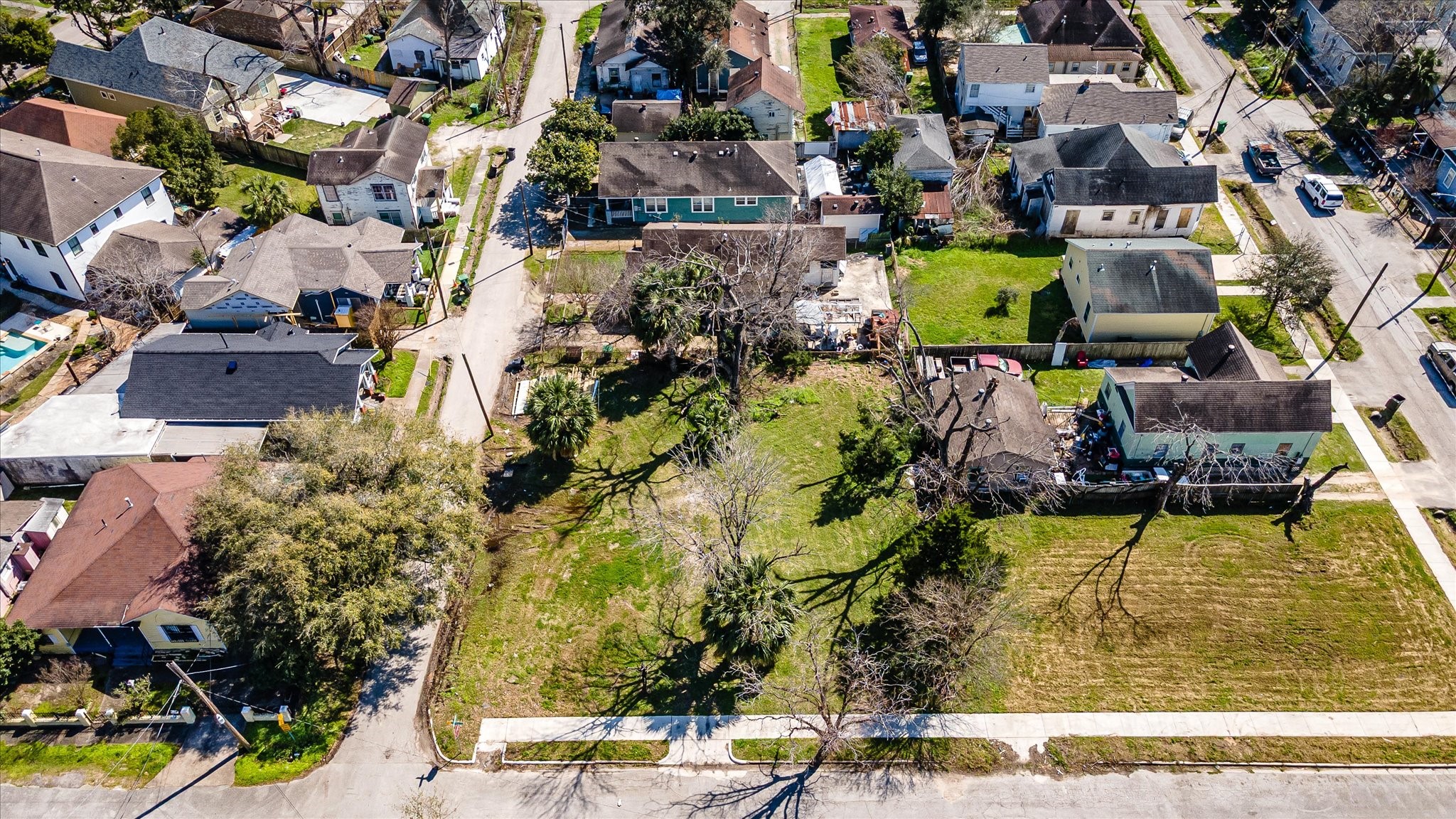 1212 Pinckney Street Houston, TX 77009 - Photo 5 of 19 an aerial view of a house with a swimming pool