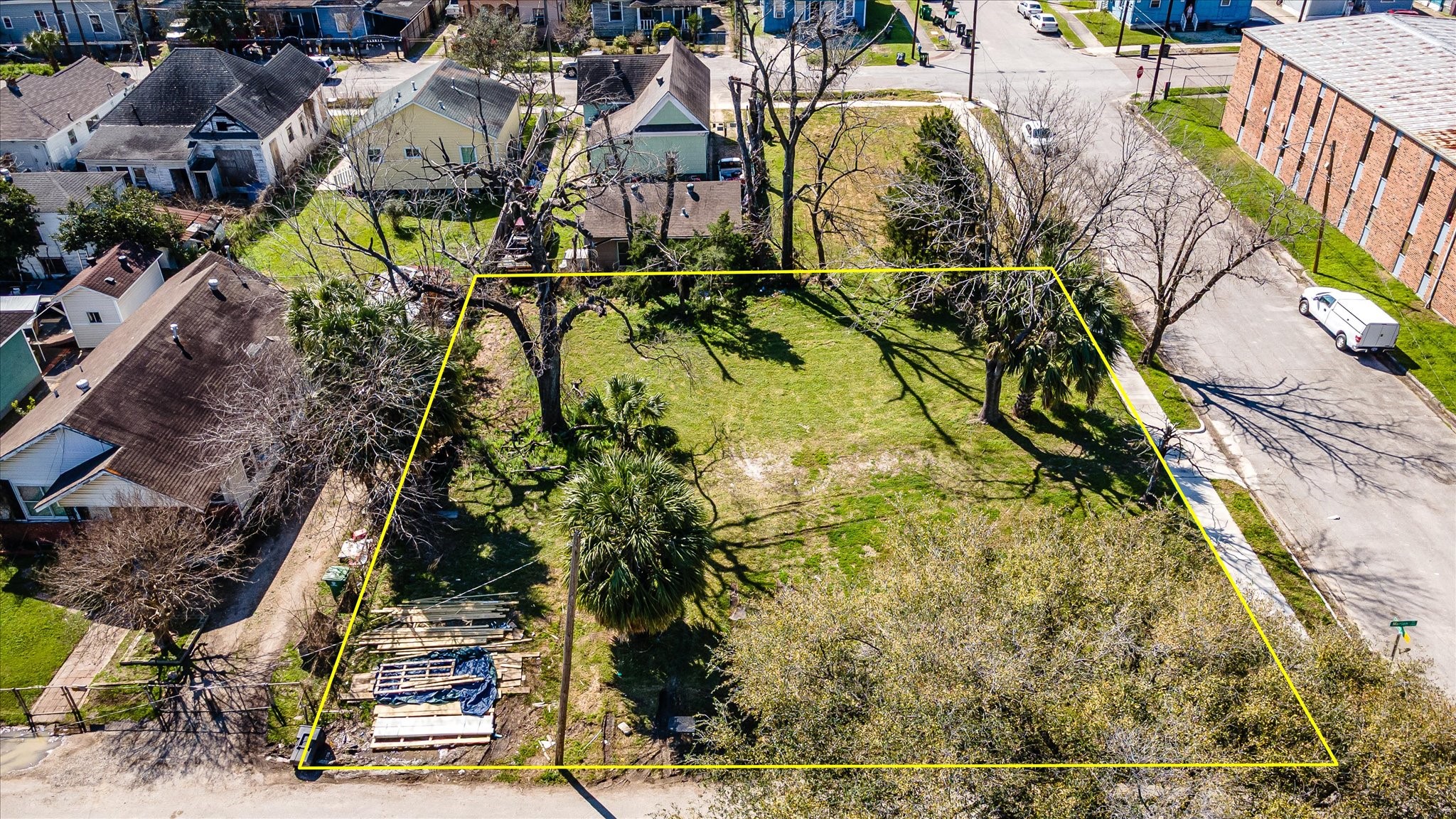 1212 Pinckney Street Houston, TX 77009 - Photo 10 of 19 a view of a swimming pool