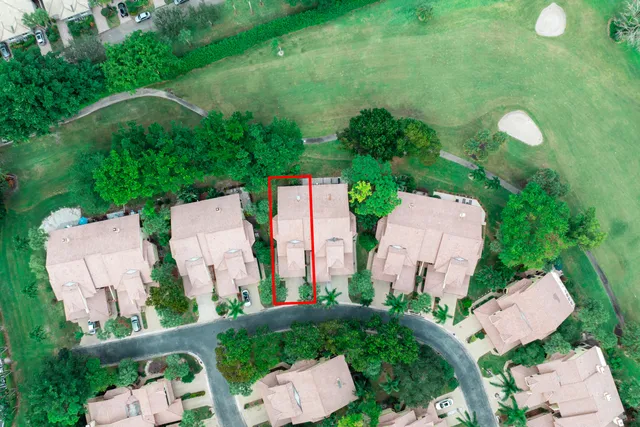 $375,000 | 5355 10th Fairway Drive, Unit 1, Delray Beach, FL 33484