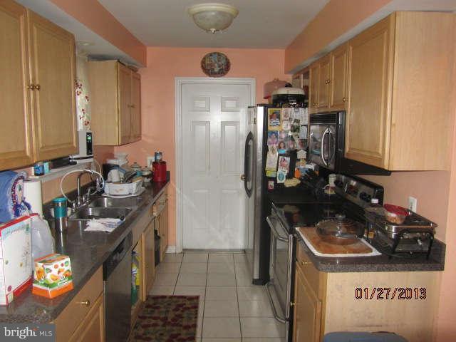 10305 Abbott Road Manassas, VA 20110 - Photo 4 of 7 Kitchen