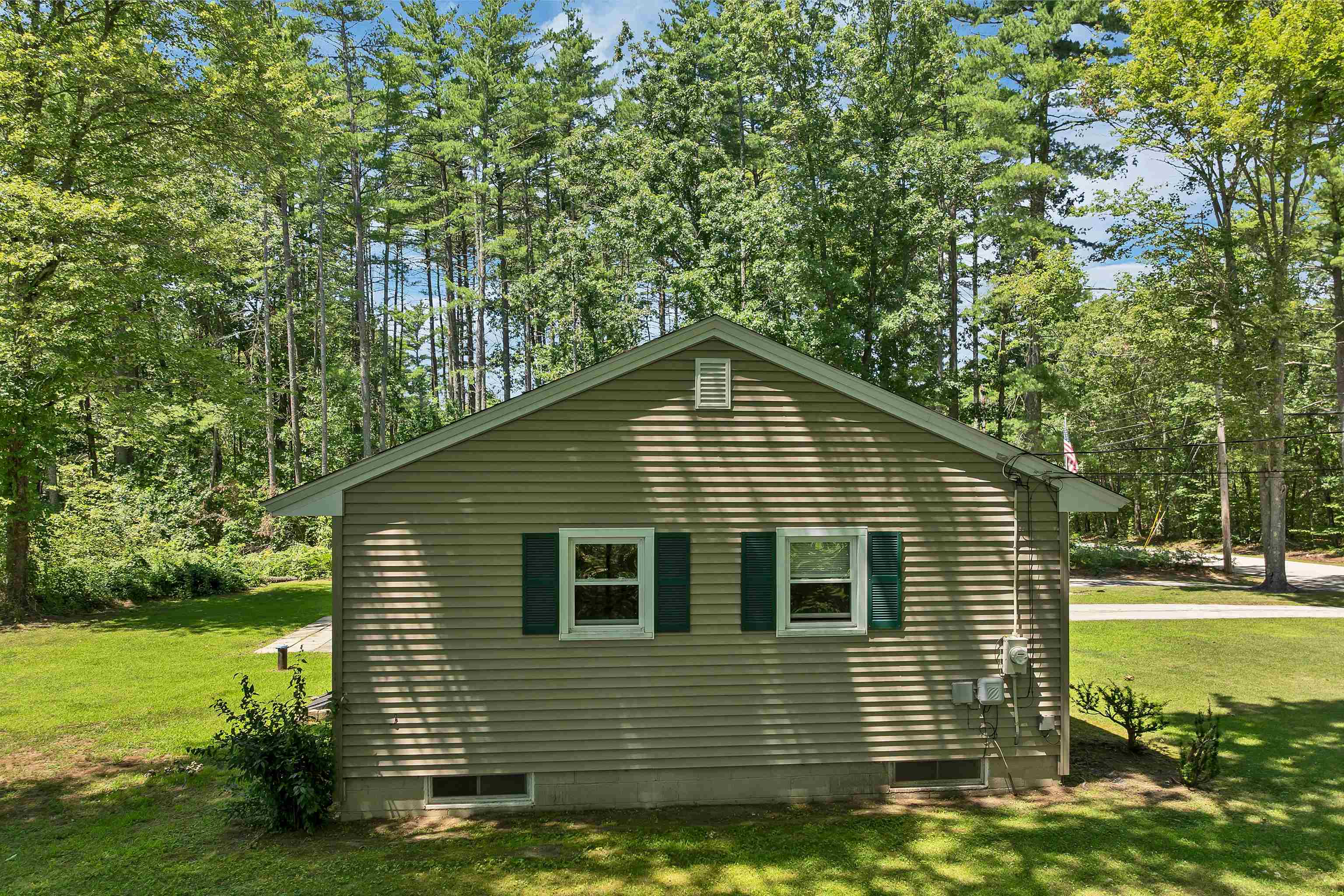 108 River Road Bow, NH 03304 - Photo 7 of 43