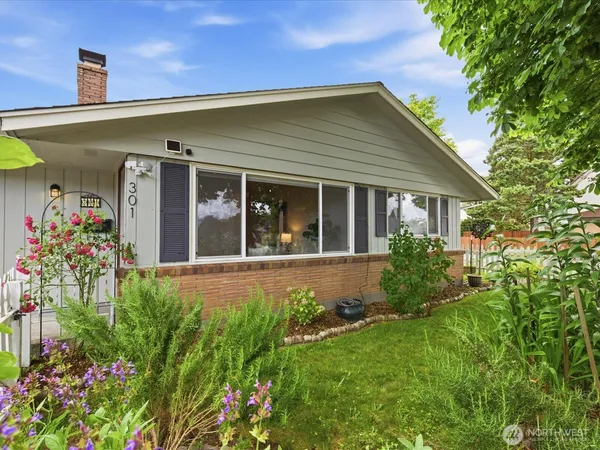 $385,000 | 301 West Plum Street, Centralia, WA 98531