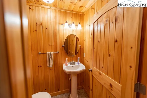 $695,000 | 1053 Rich Hill Mountain Road, Glade Valley, NC 28627
