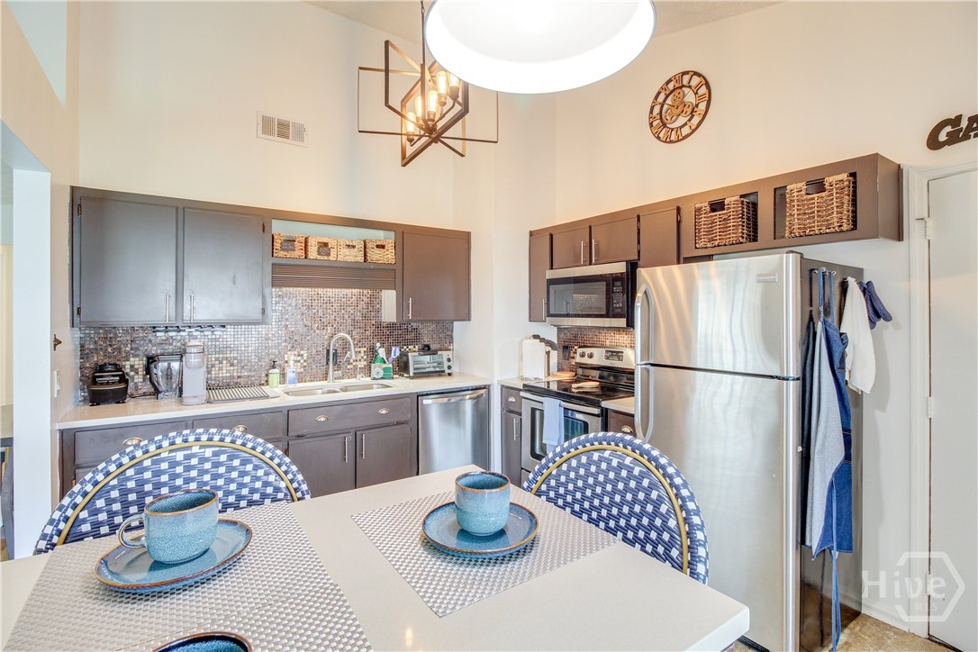 7 Ropemaker Court Savannah, GA 31410 - Photo 7 of 30