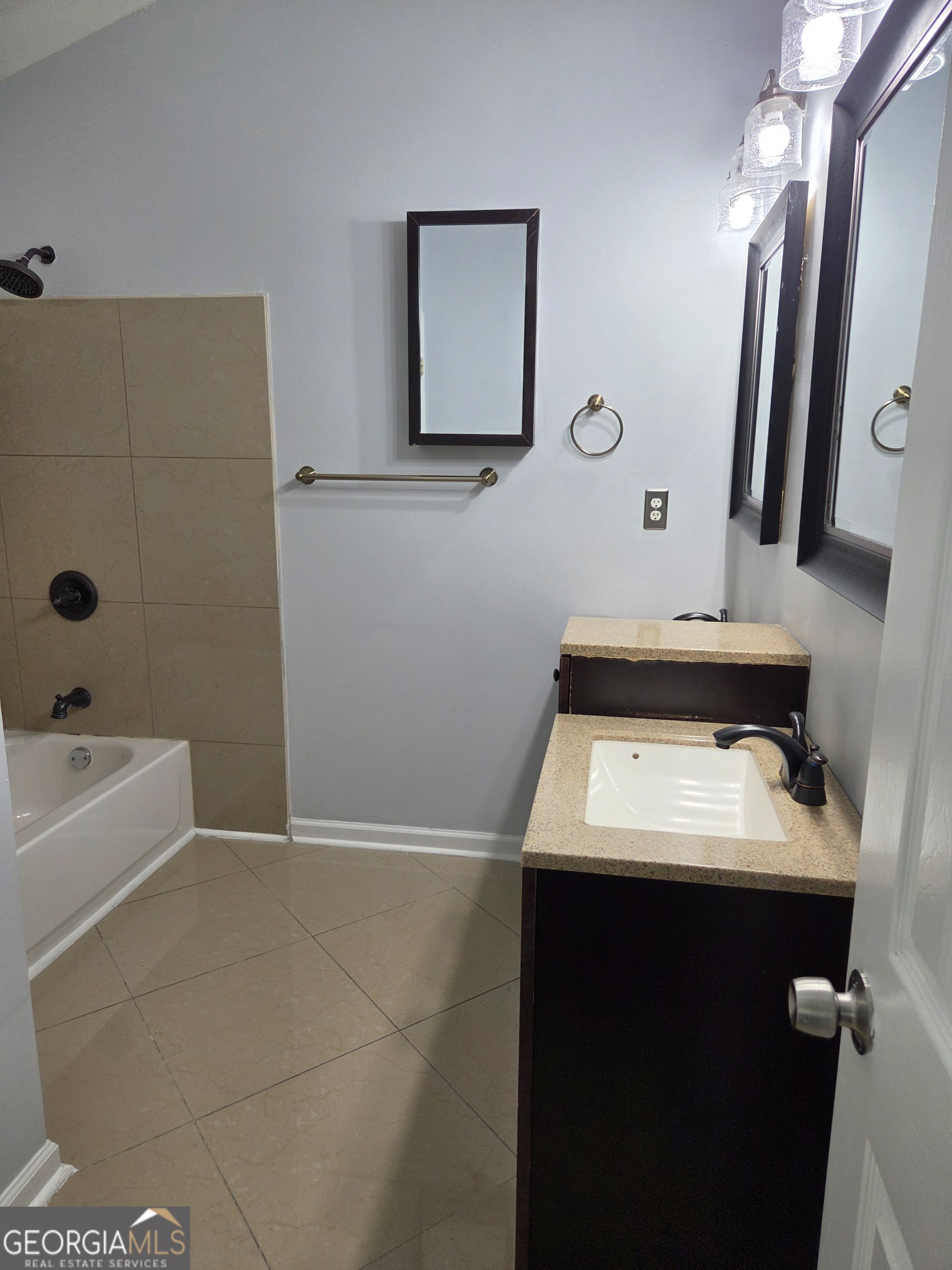6923 Biscayne Rex, GA 30273 - Photo 7 of 10 Gallery Image 7