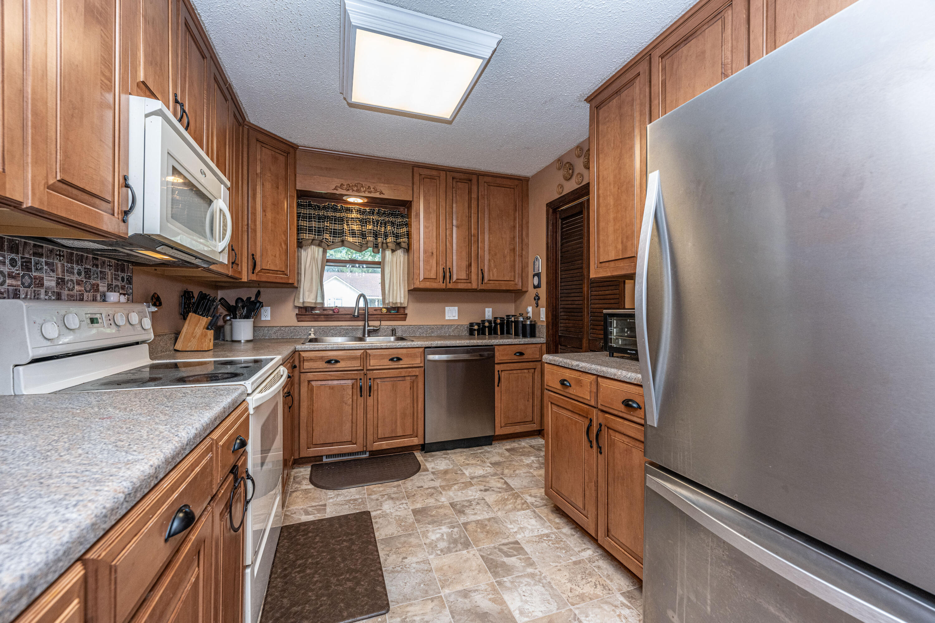 809 Eastern White Pines Road Ladson, SC 29456 - Photo 14 of 39 809EasternWhitePinesRd014