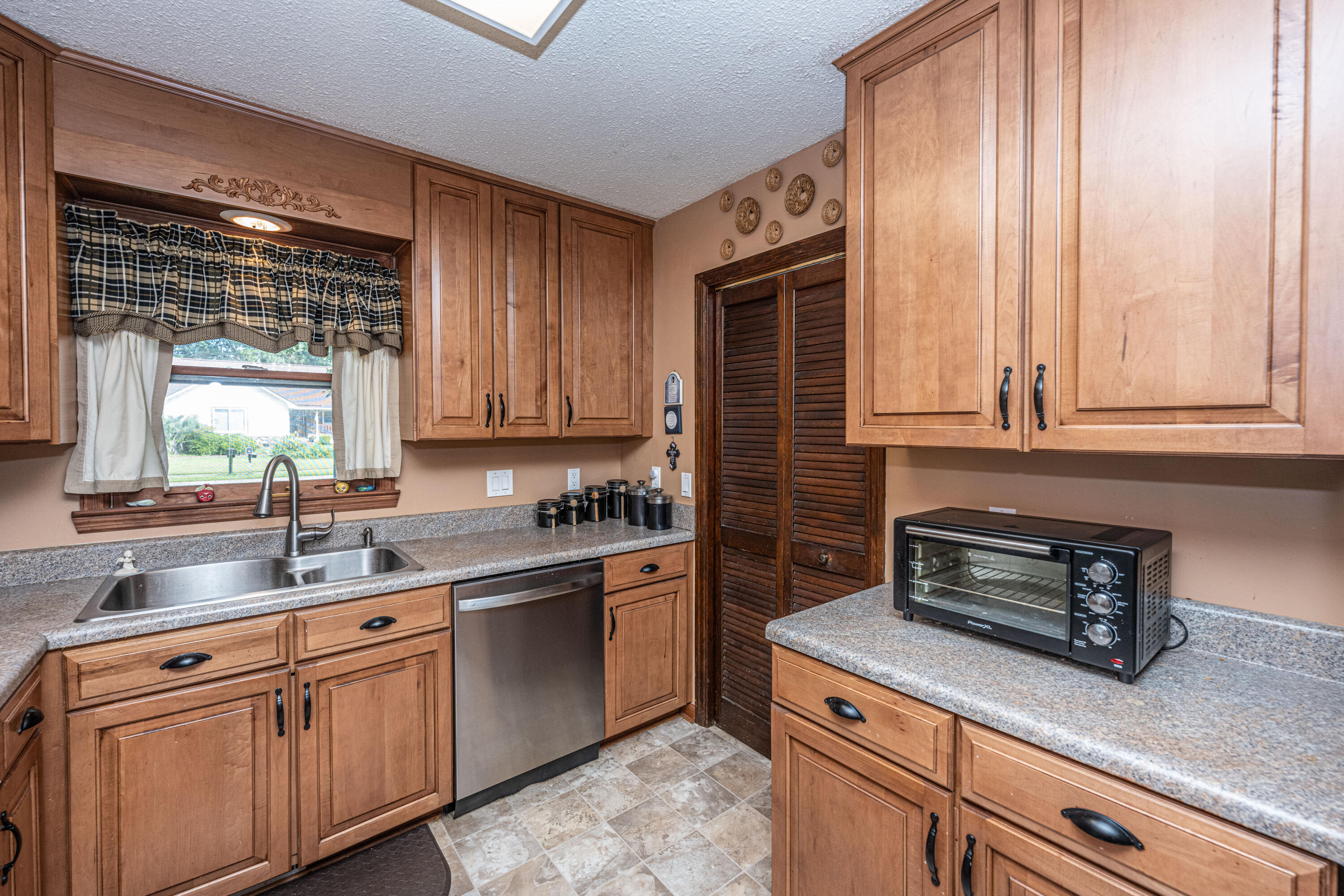 809 Eastern White Pines Road Ladson, SC 29456 - Photo 15 of 39 809EasternWhitePinesRd015