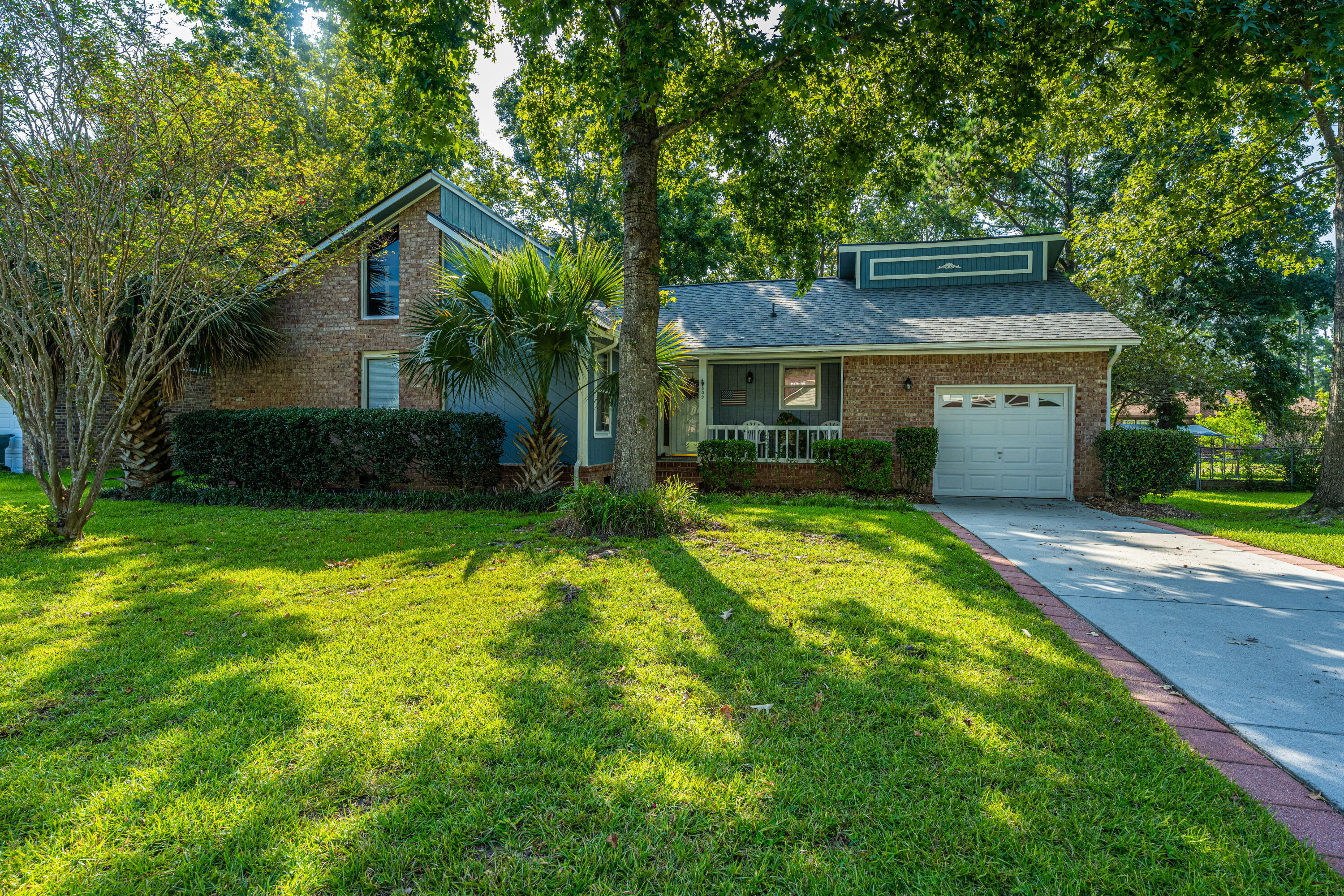 809 Eastern White Pines Road Ladson, SC 29456 - Photo 3 of 39 809EasternWhitePinesRd003