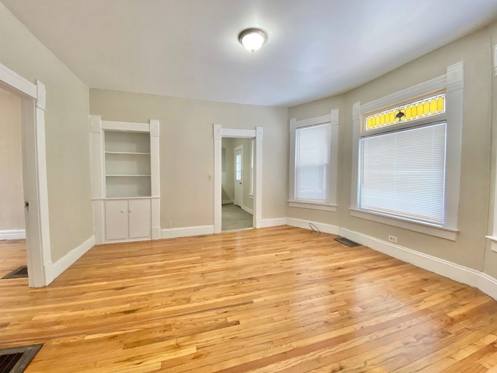 39 Acushnet Avenue, Unit 1 Springfield, MA 01105 - Photo 12 of 20 Gallery Image 12