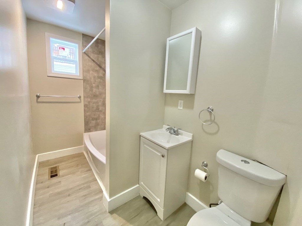 39 Acushnet Avenue, Unit 1 Springfield, MA 01105 - Photo 9 of 20 Gallery Image 9