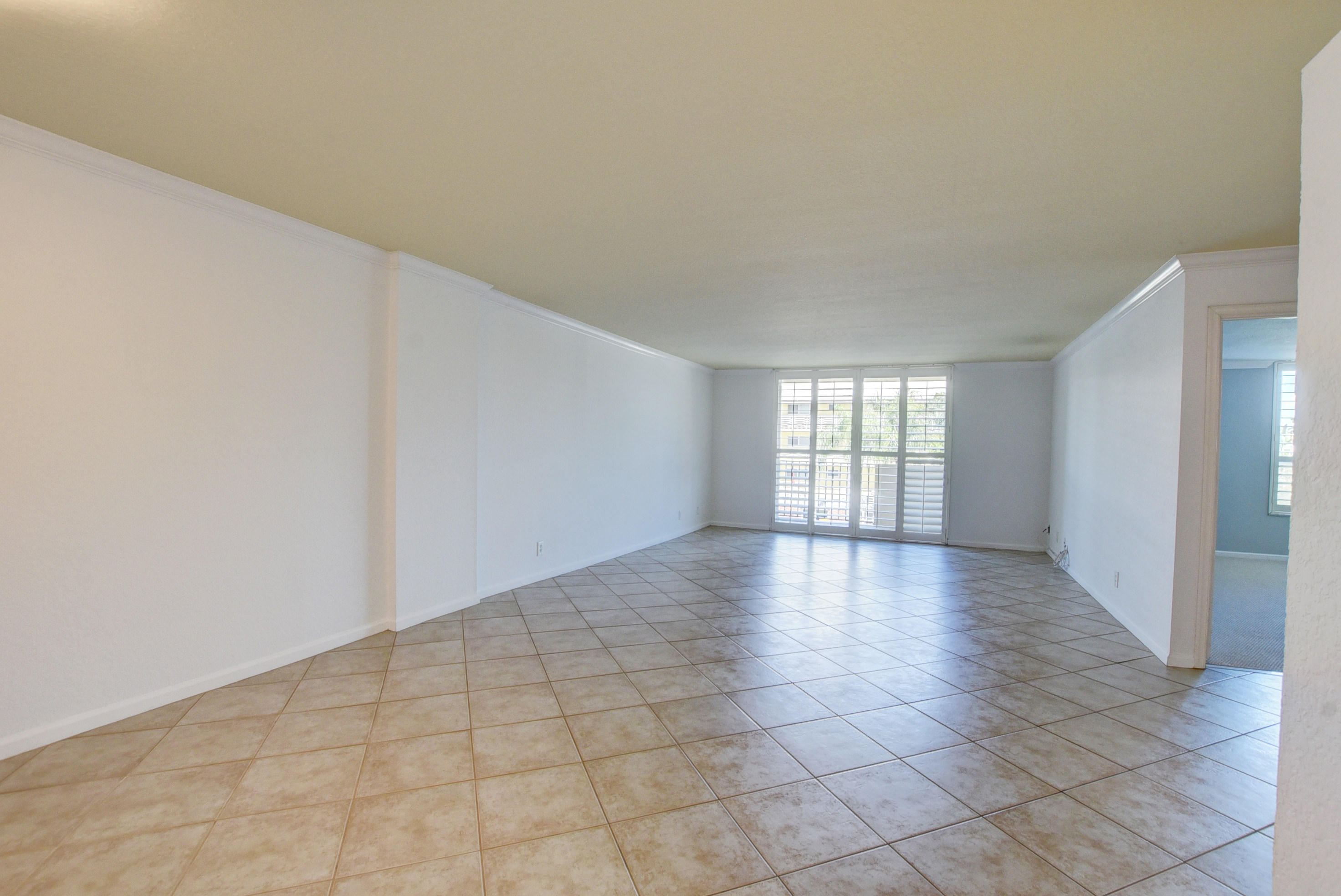 1000 Spanish River Road, Unit 3H Boca Raton, FL 33432 - Photo 7 of 34 Living/Dining