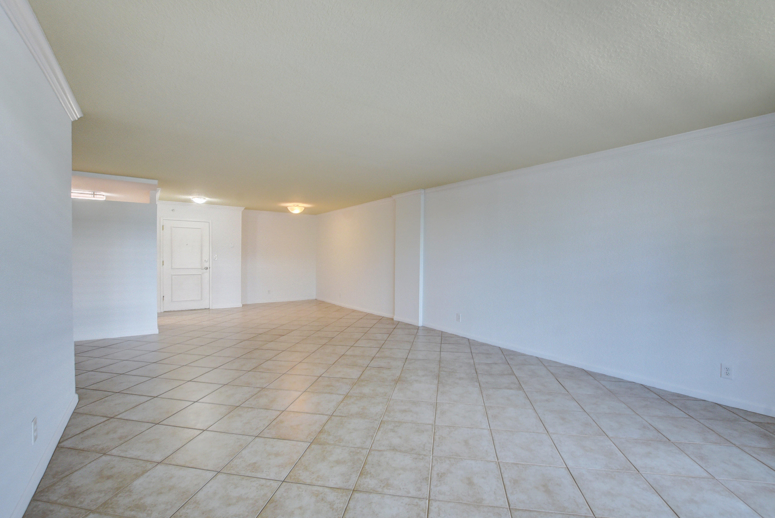 1000 Spanish River Road, Unit 3H Boca Raton, FL 33432 - Photo 9 of 34 07_ebf_0216and4more