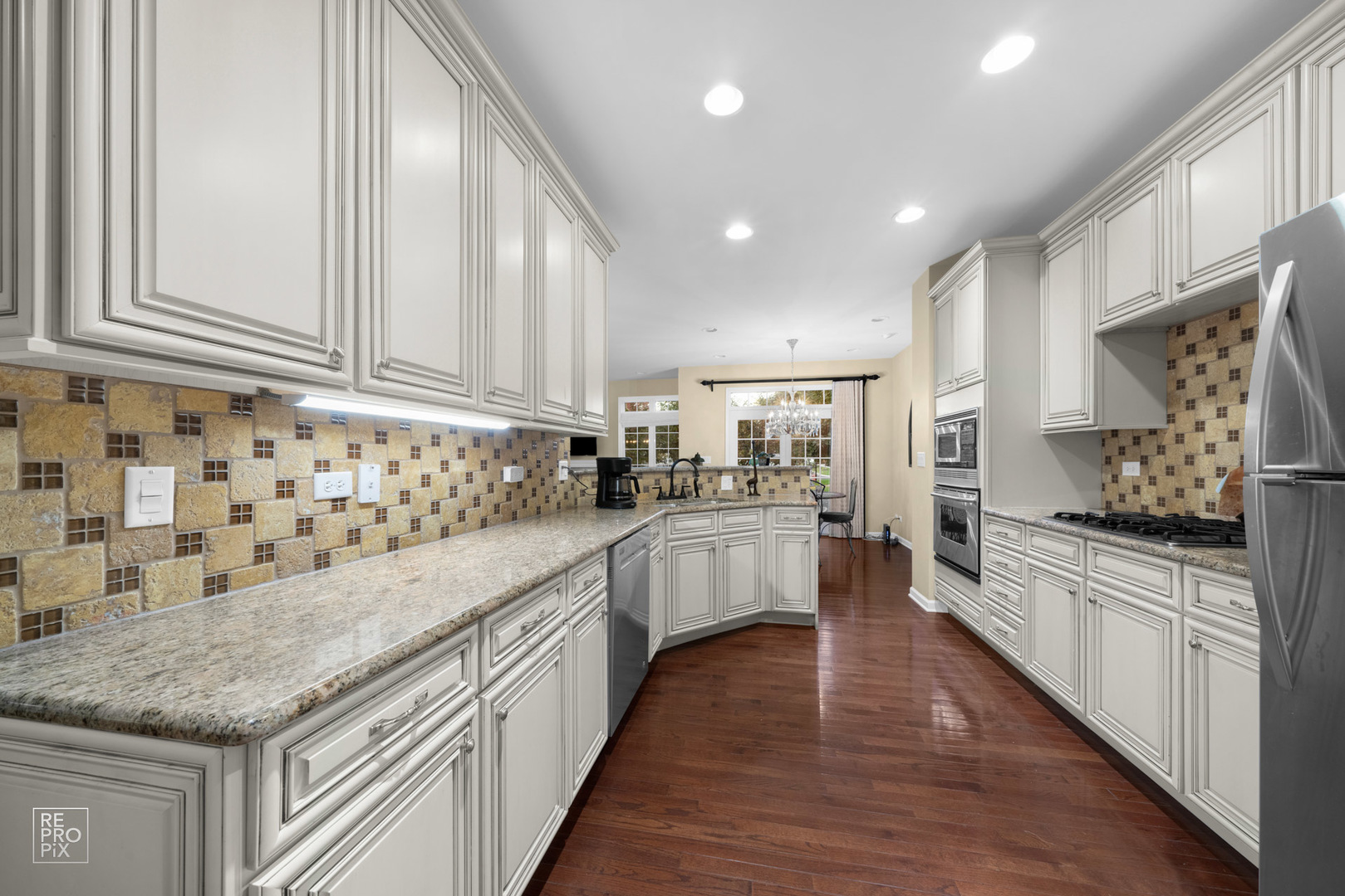 156 Paxton Road Bloomingdale, IL 60108 - Photo 4 of 10