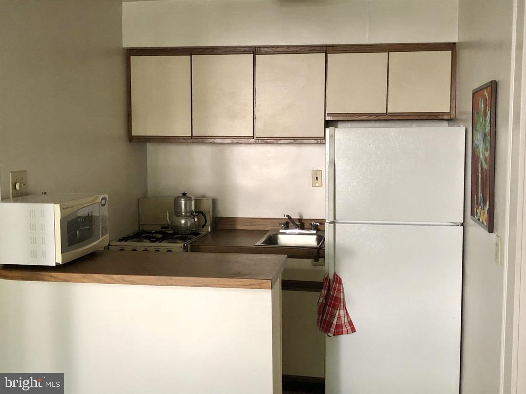 513 12th Street Northeast, Unit 9 Washington, DC 20002 - Photo 12 of 35 6' 11" x 5' 9"