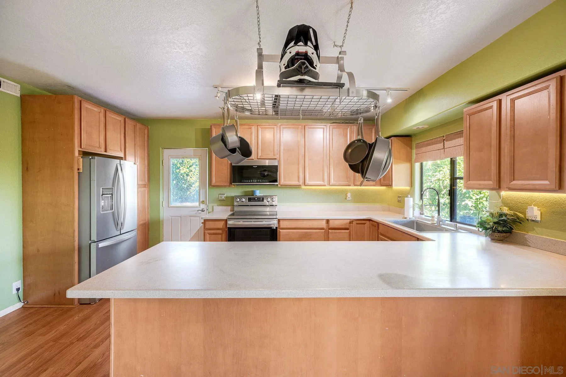 1419 Rimrock Drive Escondido, CA 92027 - Photo 32 of 47 Large kitchen in ADU