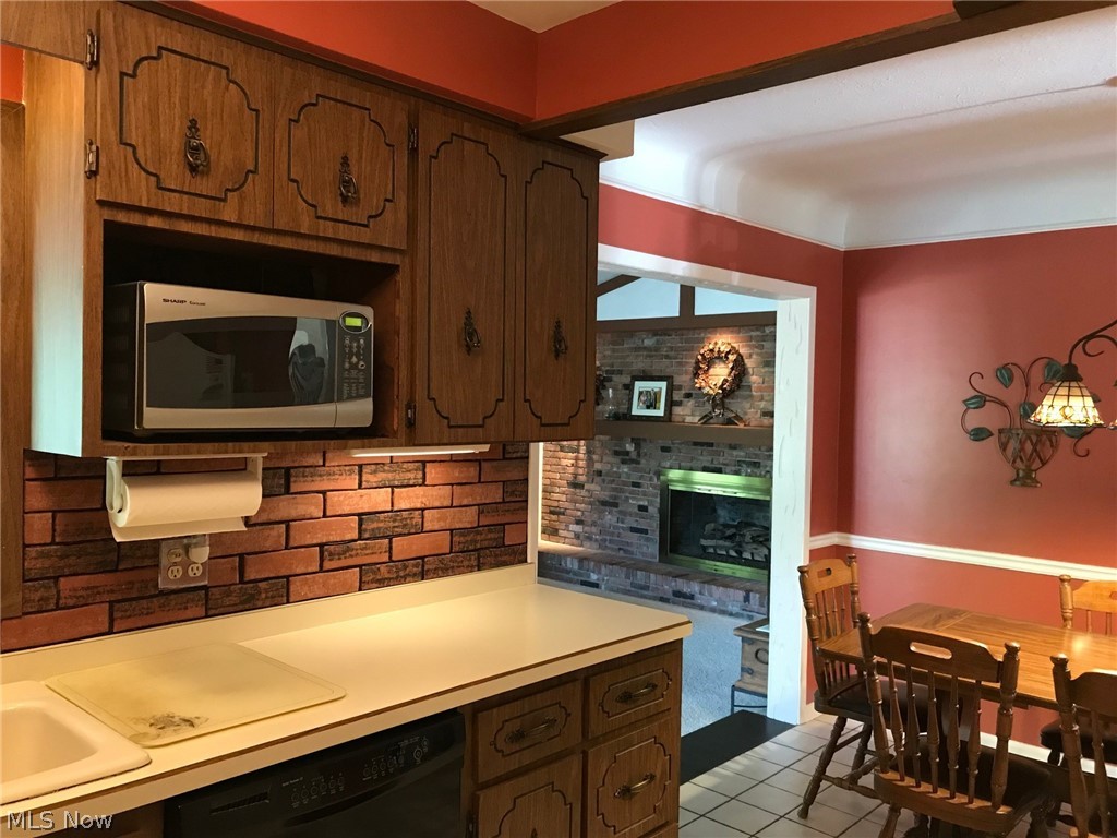 1691 Edgefield Road Lyndhurst, OH 44124 - Photo 14 of 29