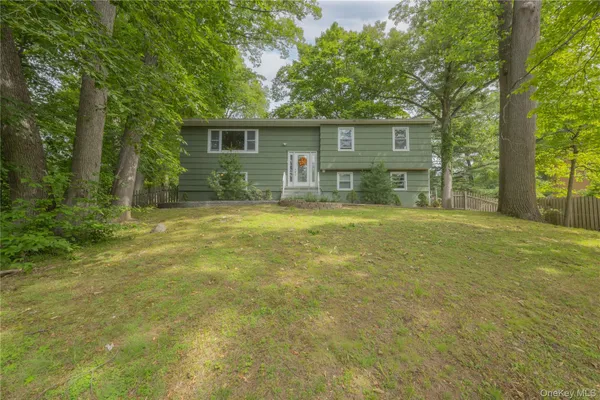 $799,000 | 11 Guterl Terrace, Pearl River, NY 10965