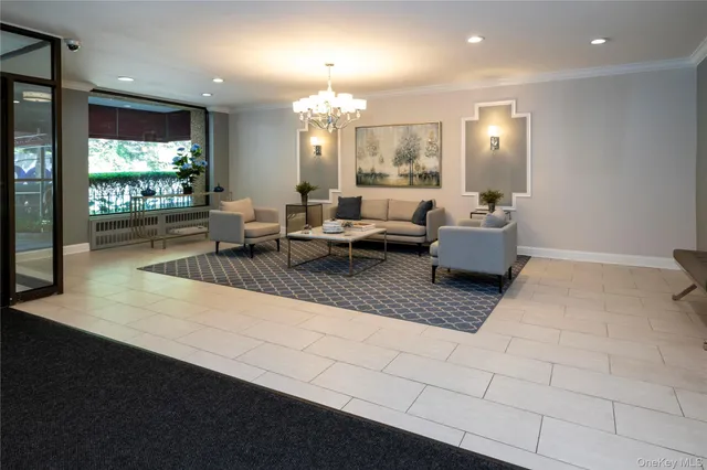 $275,000 | 200 Diplomat Drive, Unit 8B, Mount Kisco, NY 10549