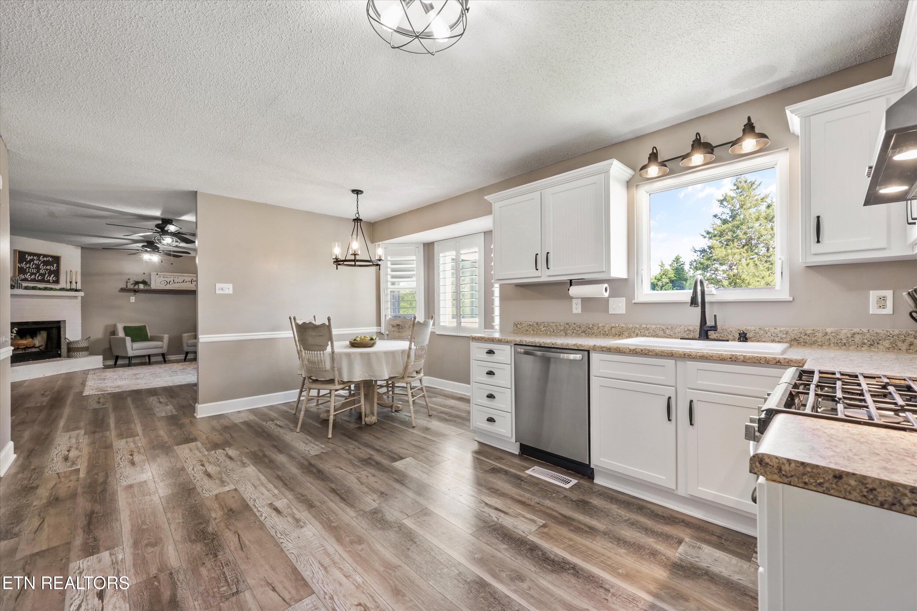 828 View Harbour Road Knoxville, TN 37934 - Photo 13 of 52 08-828 View Harbour Rd-14