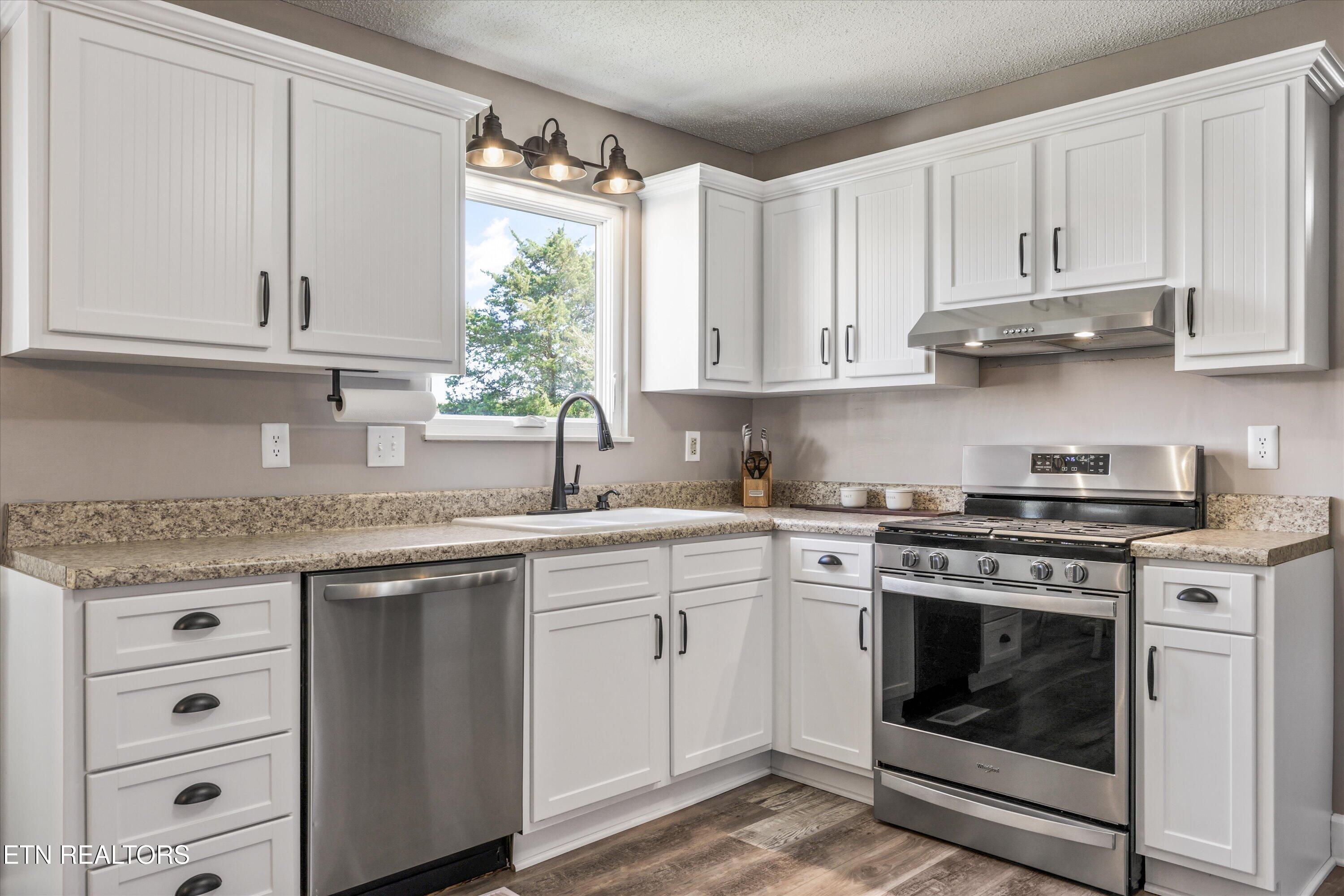 828 View Harbour Road Knoxville, TN 37934 - Photo 15 of 52 15-828 View Harbour Rd-21