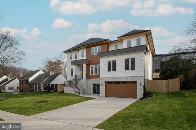 $3,180,000 | 1935 Foxhall Road, McLean, VA 22101