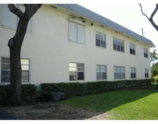 270 South Cypress Road, Unit 210 Pompano Beach, FL 33060 - Photo 2 of 3 Exterior Front