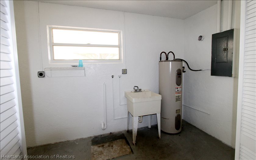 441 Meadow Road Sebring, FL 33876 - Photo 8 of 11 Gallery Image 8