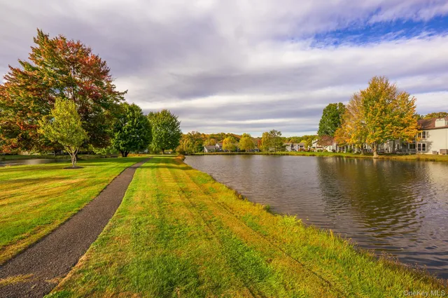 $530,000 | 14 Pond Drive East, Rhinebeck, NY 12572