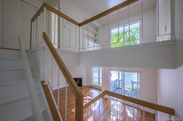 $530,000 | 14 Pond Drive East, Rhinebeck, NY 12572