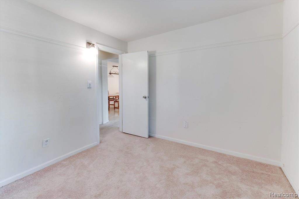 819 Francis Street Rochester Hills, MI 48307 - Photo 16 of 25