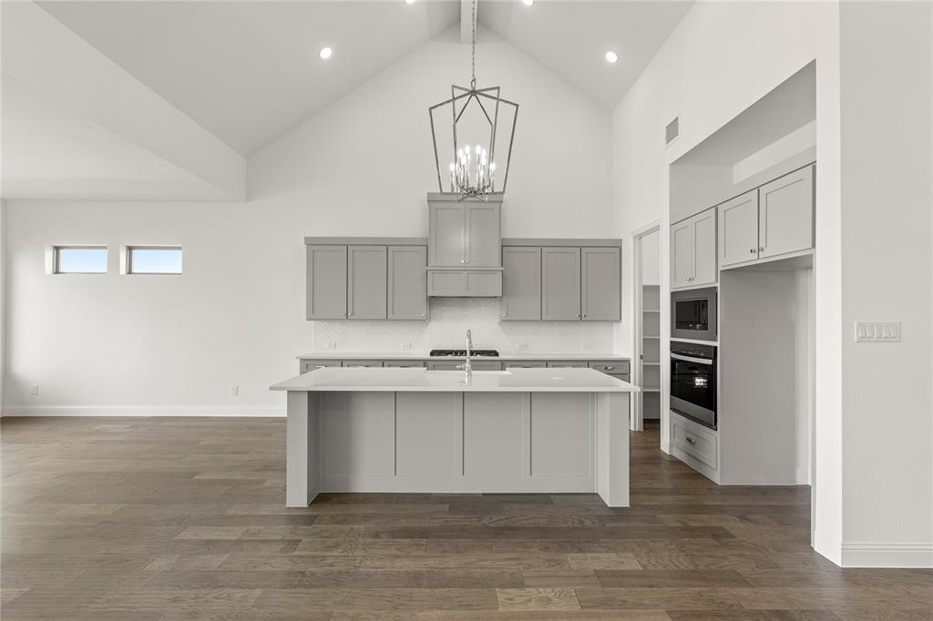 332 Bay Laurel Road McKinney, TX 75071 - Photo 11 of 27 11. 332 Bay Laurel - Kitchen