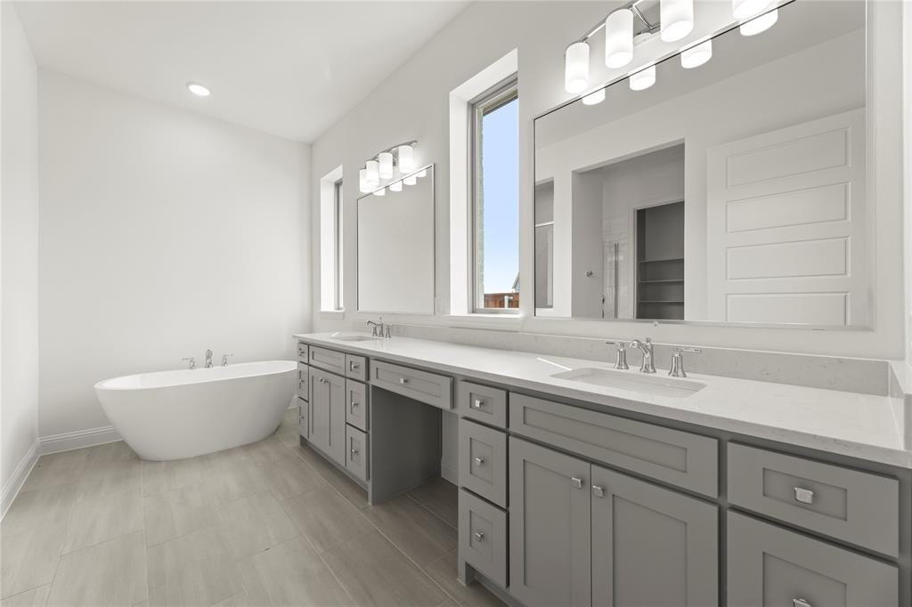 332 Bay Laurel Road McKinney, TX 75071 - Photo 15 of 27 15. 332 Bay Laurel - Bath