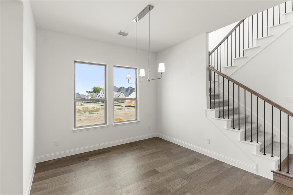 332 Bay Laurel Road McKinney, TX 75071 - Photo 5 of 27 05. 332 Bay Laurel - Dining