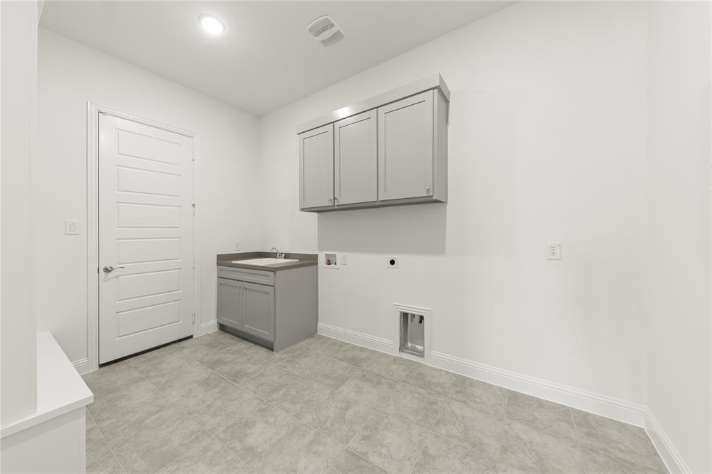 332 Bay Laurel Road McKinney, TX 75071 - Photo 8 of 27 08. 332 Bay Laurel - Utility