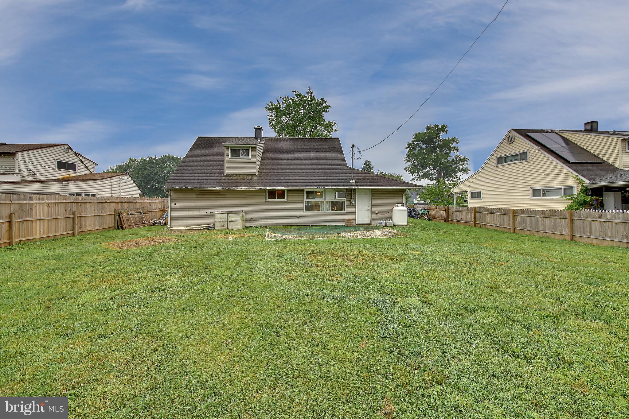 18 Cliff Road Levittown, PA 19057 - Photo 15 of 15 Back yard