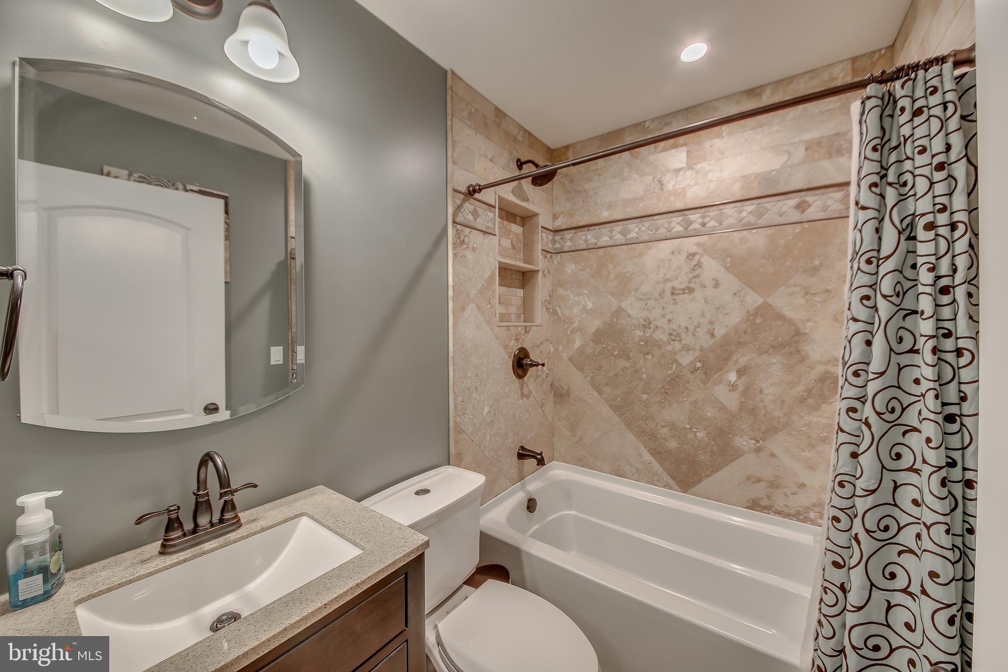 18 Cliff Road Levittown, PA 19057 - Photo 9 of 15 Full bath