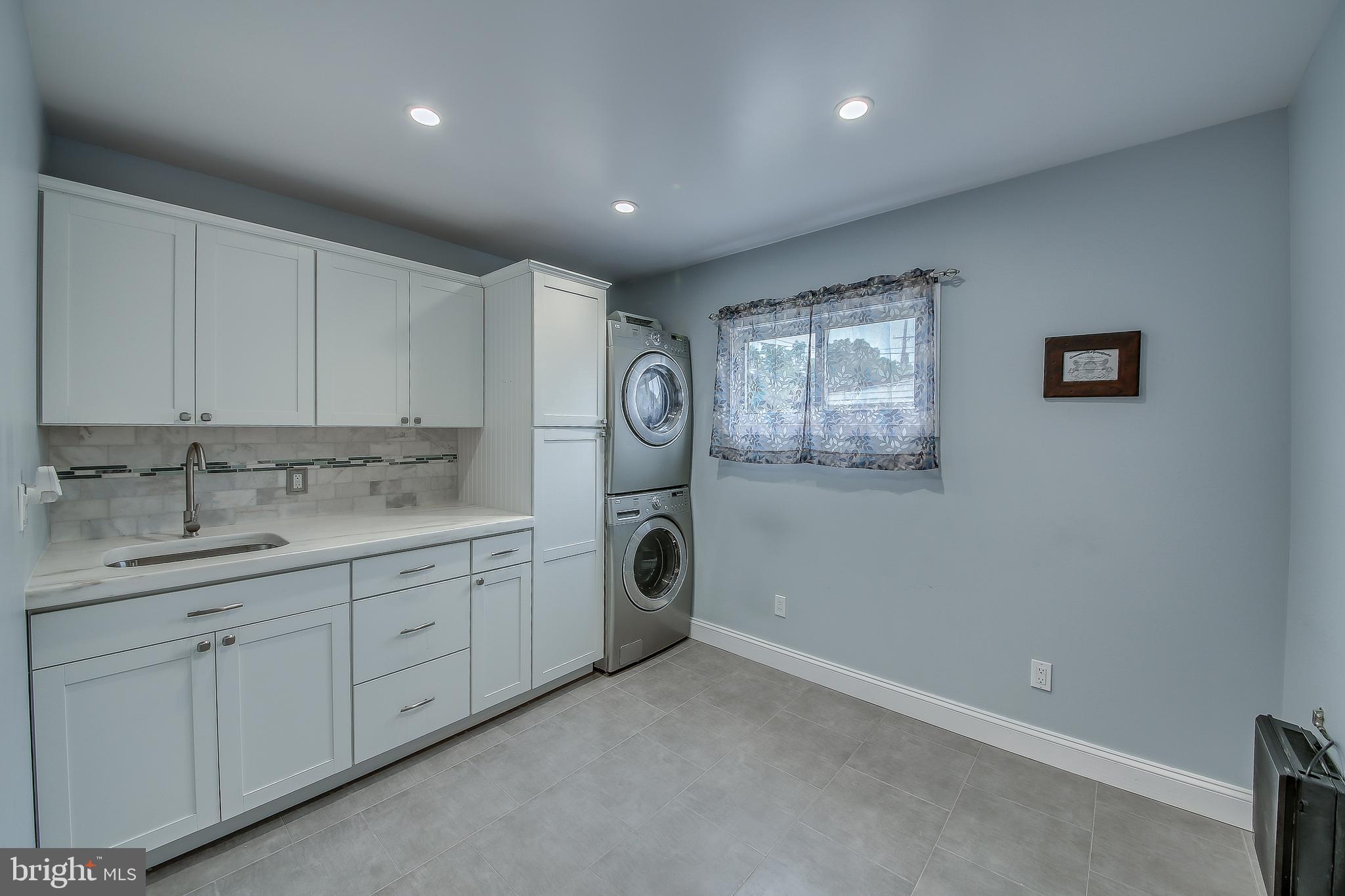 18 Cliff Road Levittown, PA 19057 - Photo 10 of 15 Laundry room