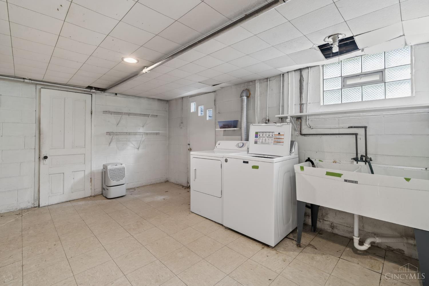 1065 Mc Kelvey Road Cincinnati, OH 45231 - Photo 26 of 38 Basement Laundry & Walk-out