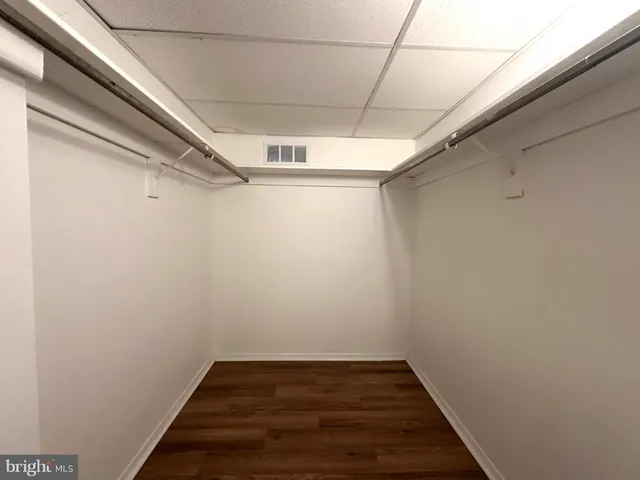 $2,200 | 2626 Fort Farnsworth Road, Unit 200, Alexandria, VA 22303