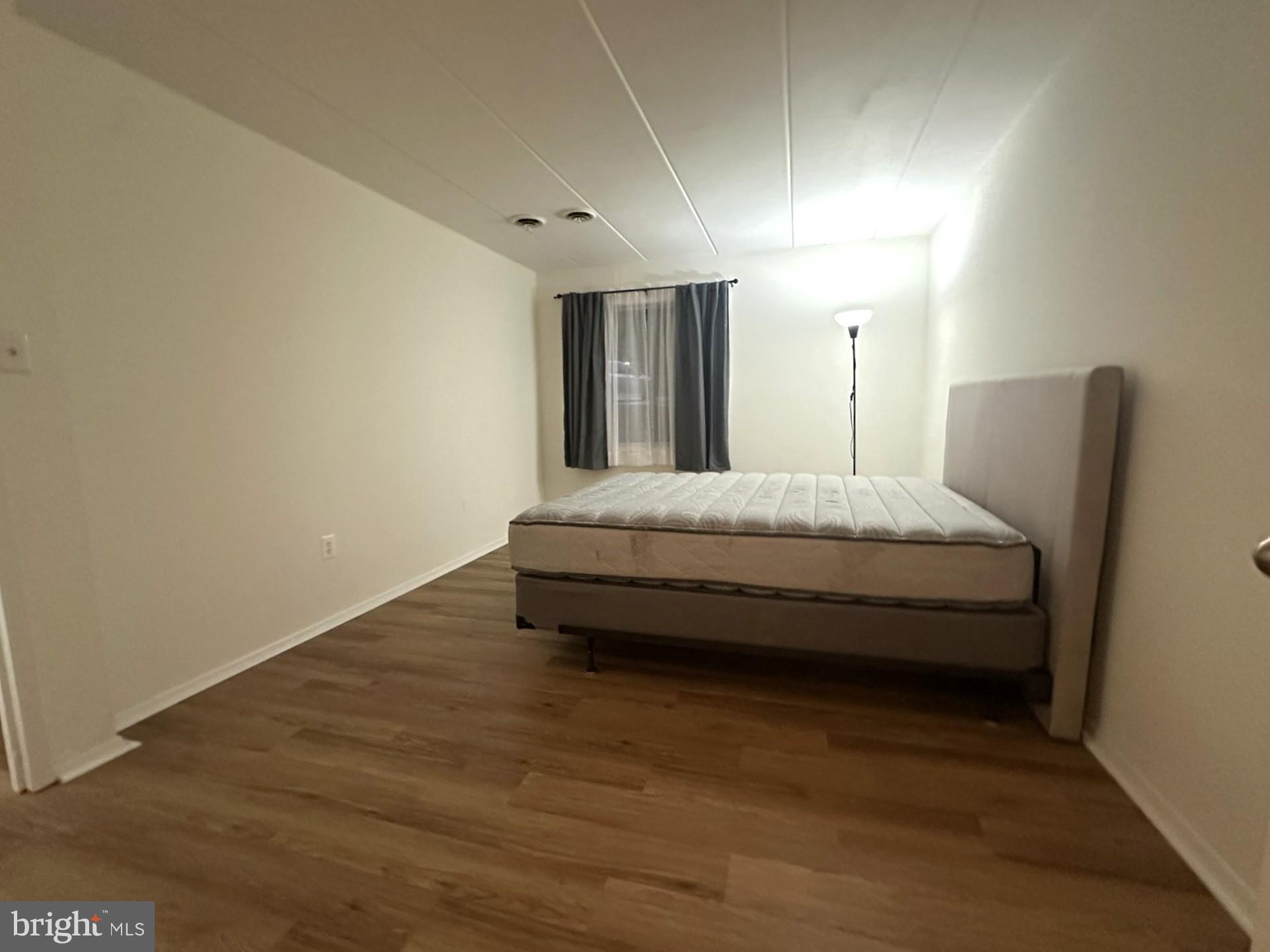 2626 Fort Farnsworth Road, Unit 200 Alexandria, VA 22303 - Photo 18 of 22 Primary Bedroom