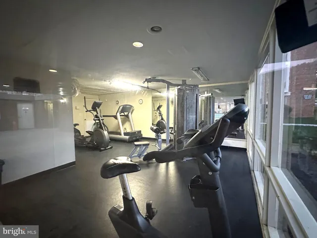 $2,200 | 2626 Fort Farnsworth Road, Unit 200, Alexandria, VA 22303