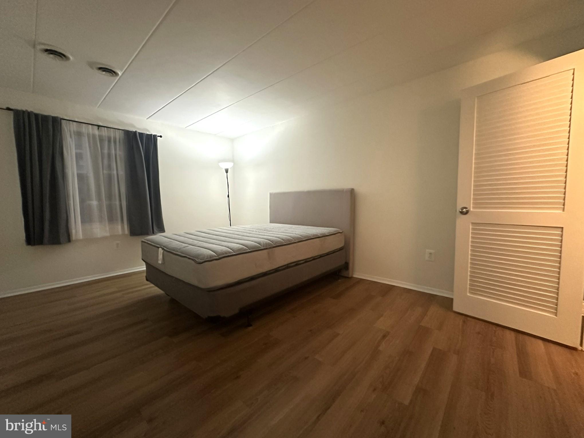 2626 Fort Farnsworth Road, Unit 200 Alexandria, VA 22303 - Photo 5 of 22 Spacious primary bedroom with WIC