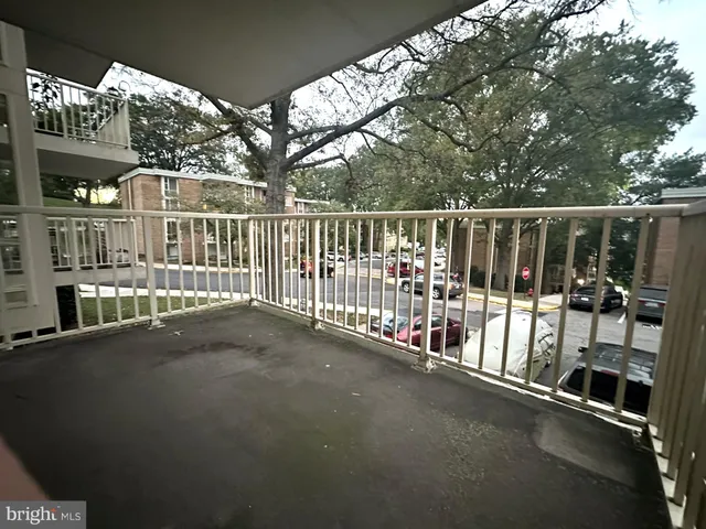 $2,200 | 2626 Fort Farnsworth Road, Unit 200, Alexandria, VA 22303