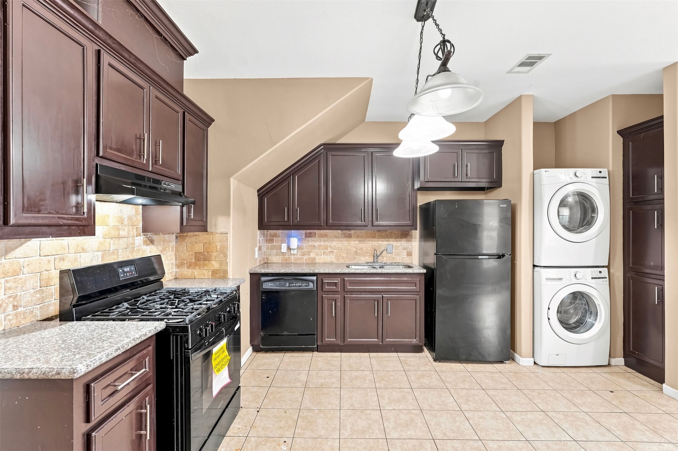 1718 Roxella Street, Unit B Houston, TX 77093 - Photo 9 of 24 Gallery Image 9