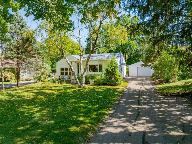 $2,800 | 401 Merrill Crest Drive, Madison, WI 53705