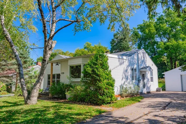 $2,800 | 401 Merrill Crest Drive, Madison, WI 53705