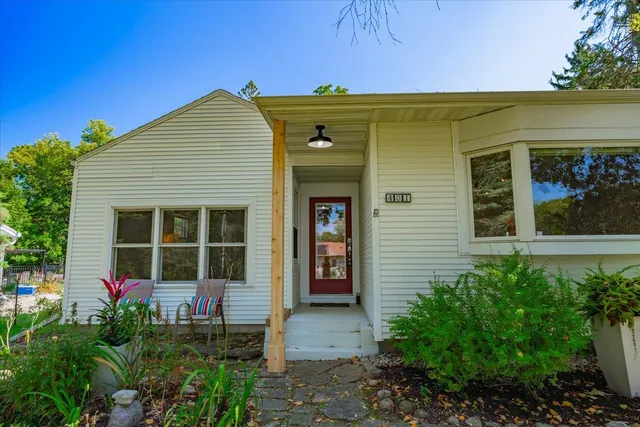 $2,800 | 401 Merrill Crest Drive, Madison, WI 53705