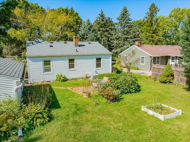 $2,800 | 401 Merrill Crest Drive, Madison, WI 53705