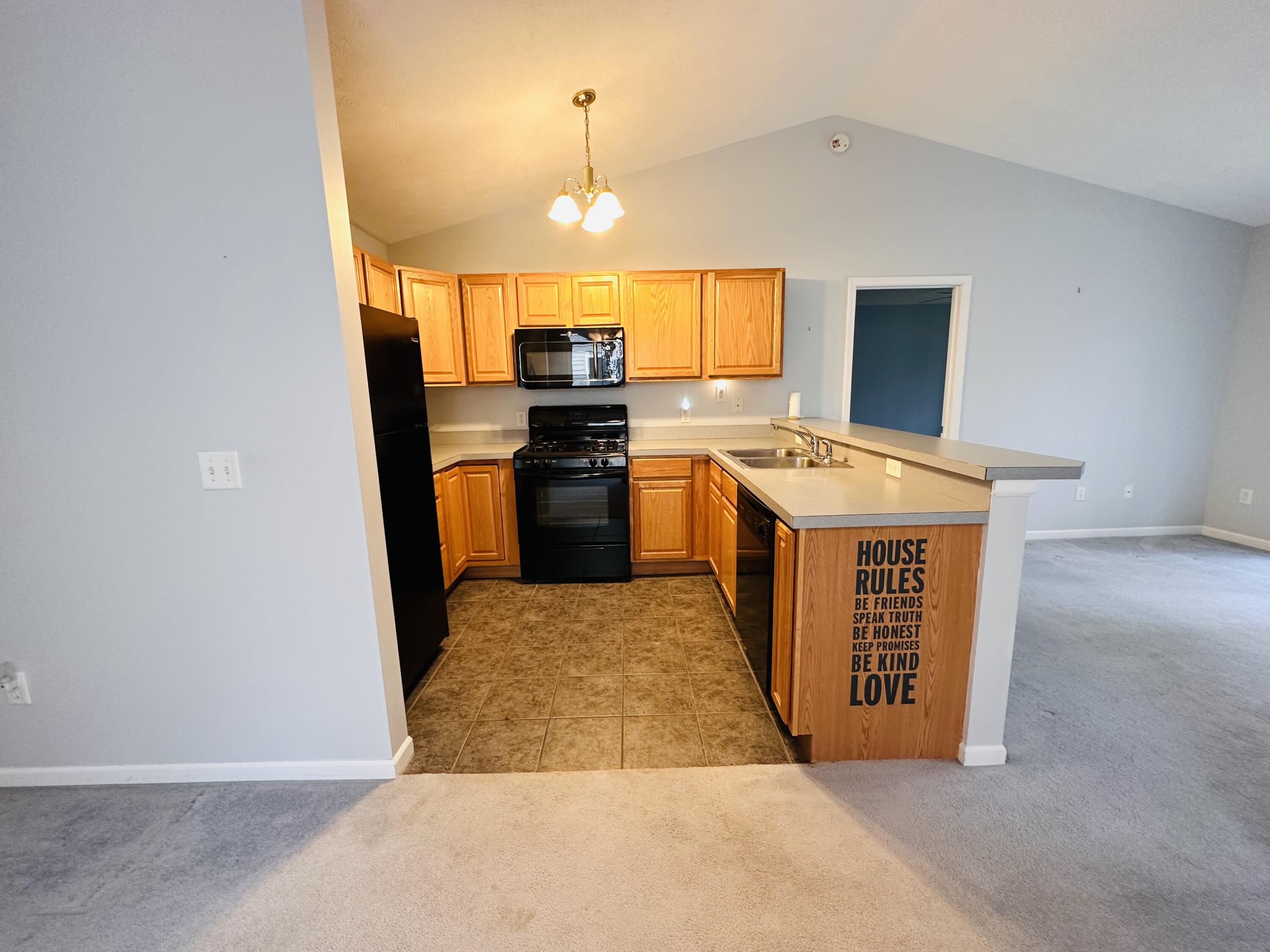 1295 North Whitehall Road, Unit 28 Muskegon, MI 49445 - Photo 8 of 32 F086D6B8-1BB9-430C-AF26-AC017917723E