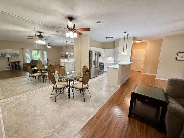 $184,900 | 157 Saddlebrook Lane, Unit 335, Florence, KY 41042
